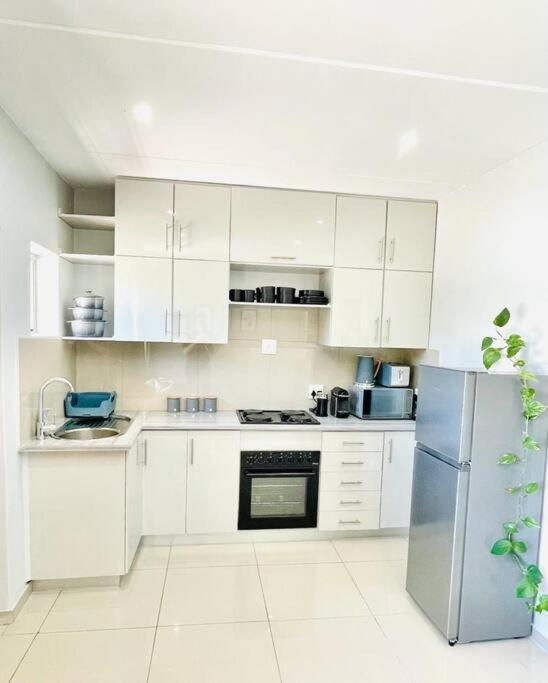 Trendy, Comfortable 1 Bedroom Apartments In Mtatha Exteriör bild