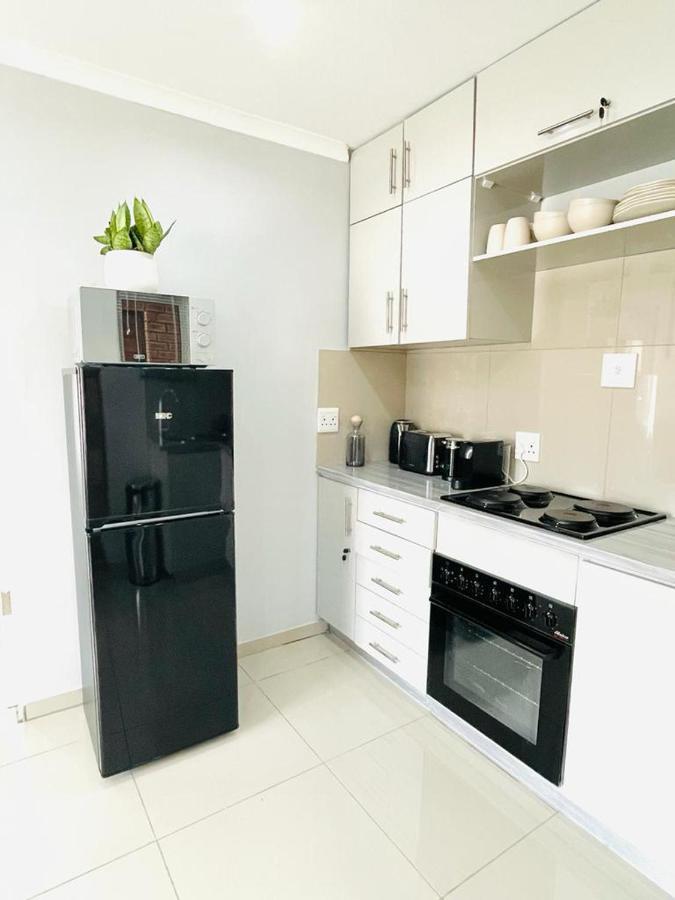 Trendy, Comfortable 1 Bedroom Apartments In Mtatha Exteriör bild