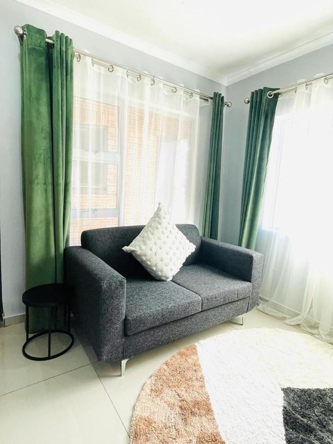 Trendy, Comfortable 1 Bedroom Apartments In Mtatha Exteriör bild