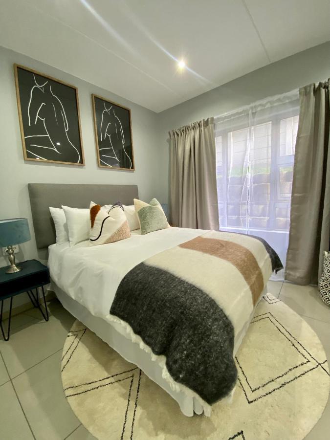 Trendy, Comfortable 1 Bedroom Apartments In Mtatha Exteriör bild
