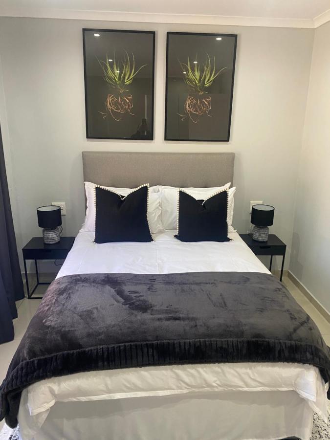 Trendy, Comfortable 1 Bedroom Apartments In Mtatha Exteriör bild