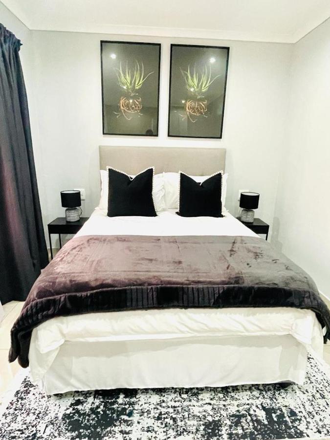 Trendy, Comfortable 1 Bedroom Apartments In Mtatha Exteriör bild