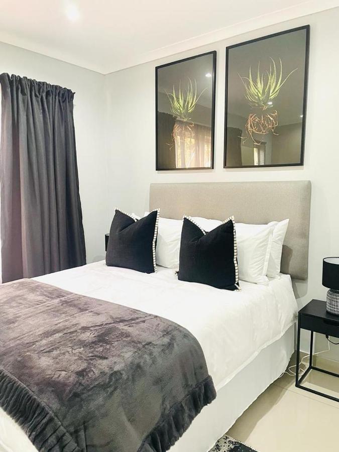 Trendy, Comfortable 1 Bedroom Apartments In Mtatha Exteriör bild