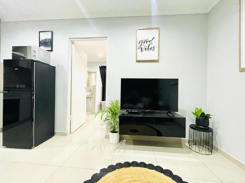 Trendy, Comfortable 1 Bedroom Apartments In Mtatha Exteriör bild