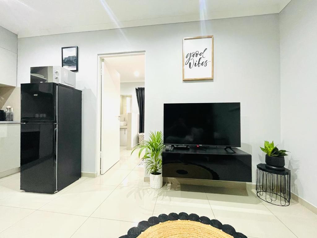Trendy, Comfortable 1 Bedroom Apartments In Mtatha Exteriör bild