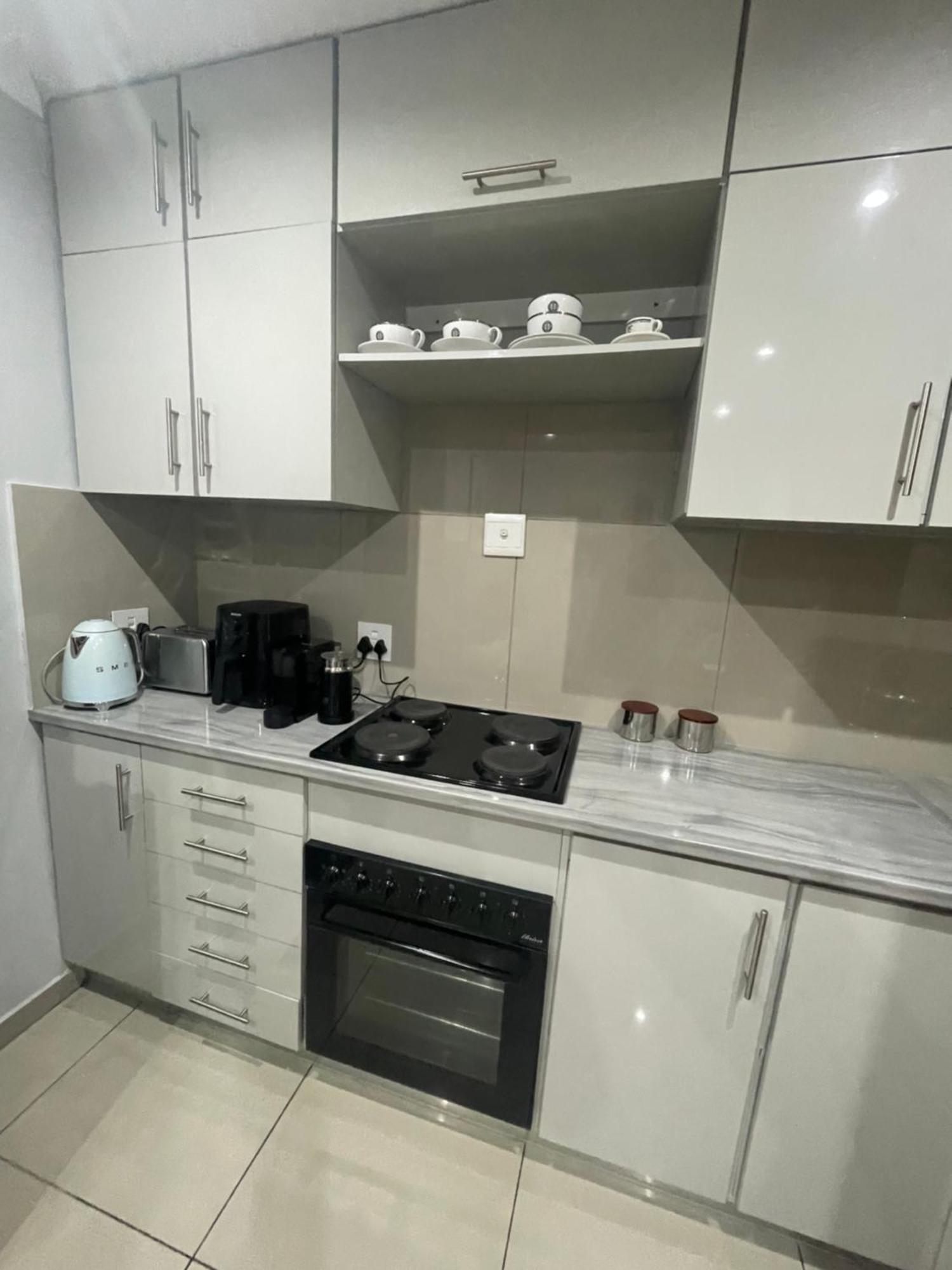 Trendy, Comfortable 1 Bedroom Apartments In Mtatha Exteriör bild
