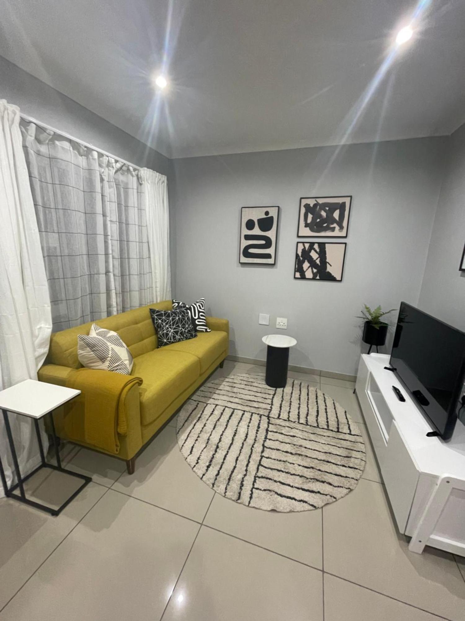 Trendy, Comfortable 1 Bedroom Apartments In Mtatha Exteriör bild