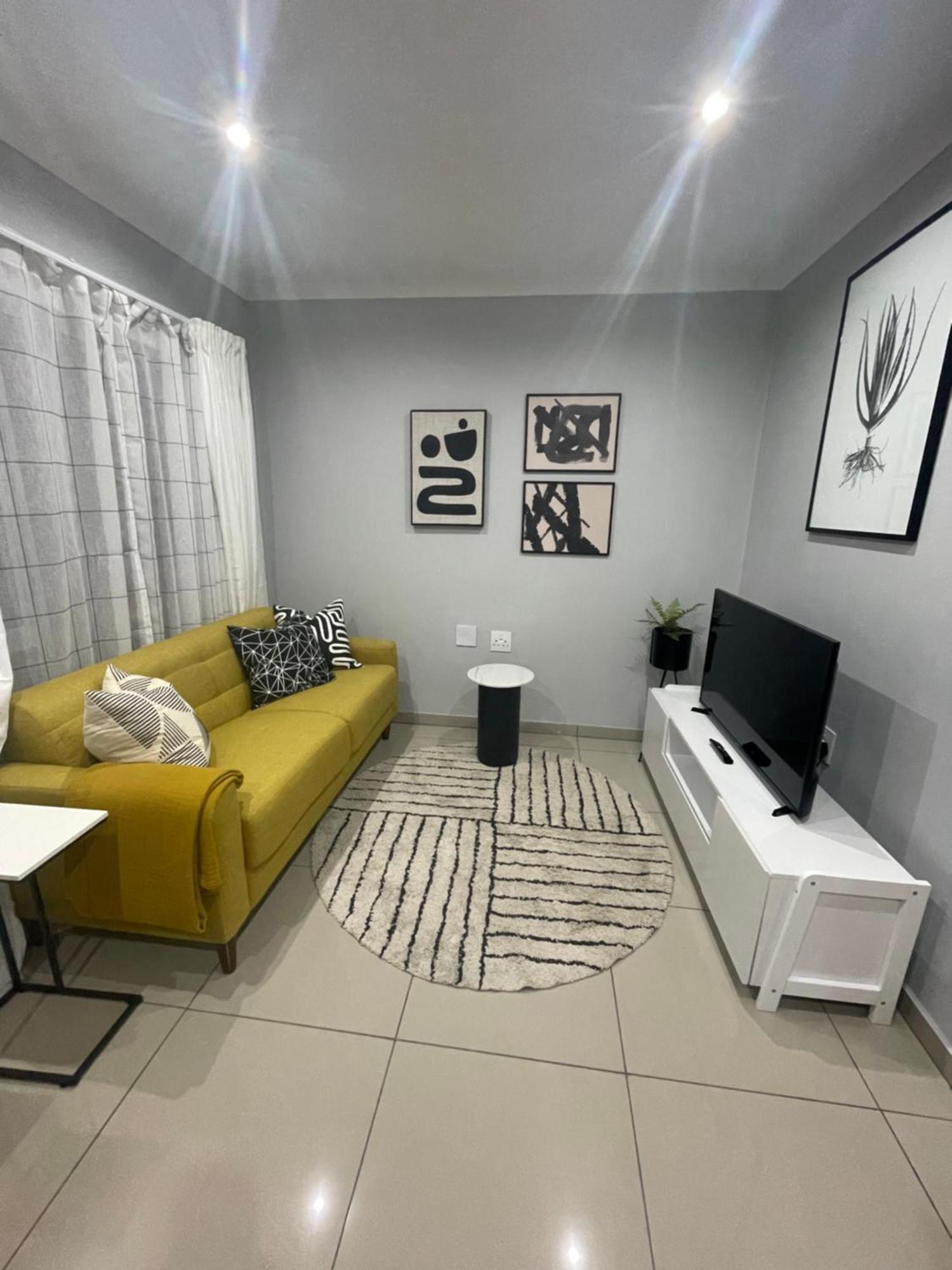 Trendy, Comfortable 1 Bedroom Apartments In Mtatha Exteriör bild