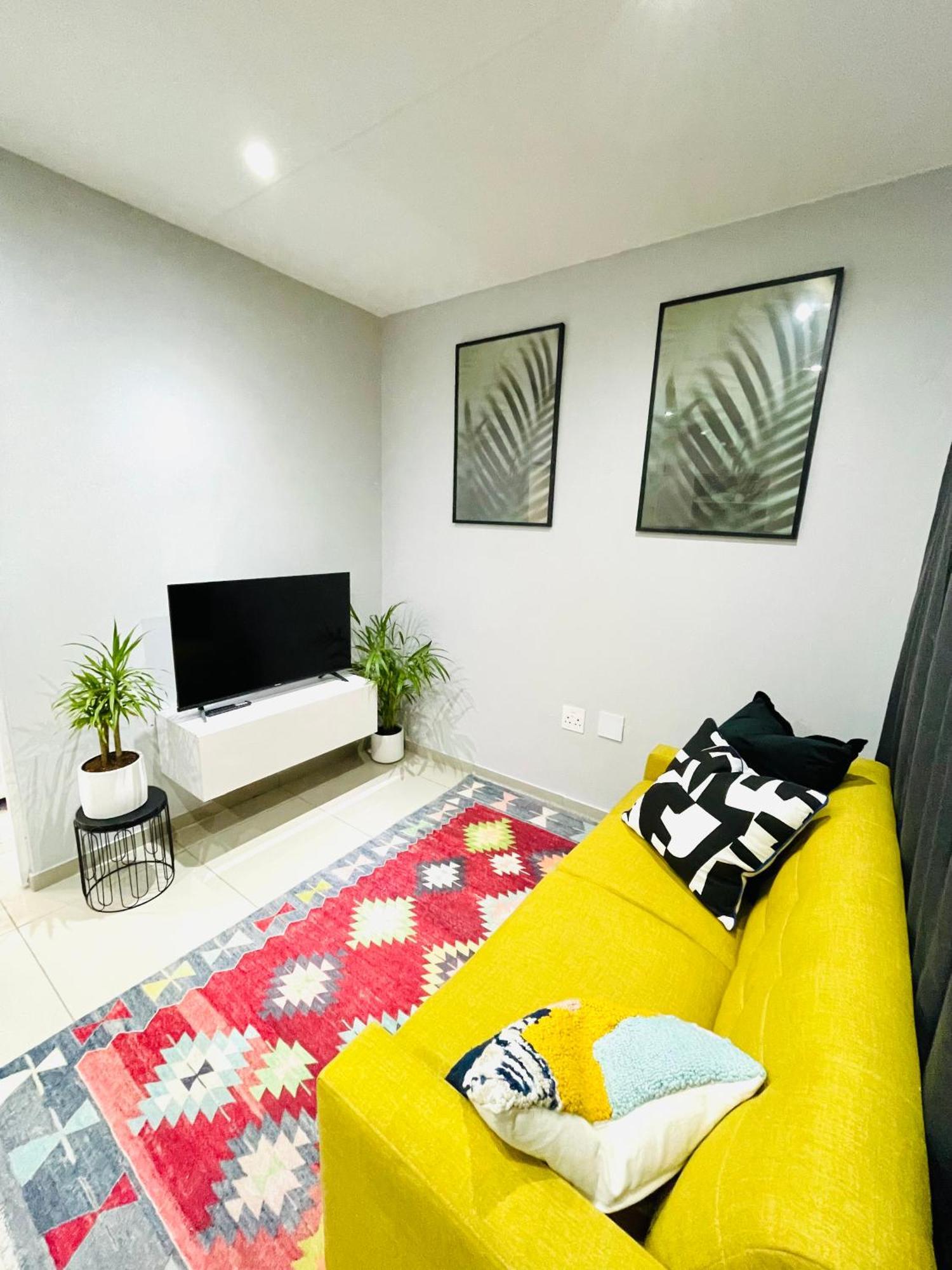 Trendy, Comfortable 1 Bedroom Apartments In Mtatha Exteriör bild