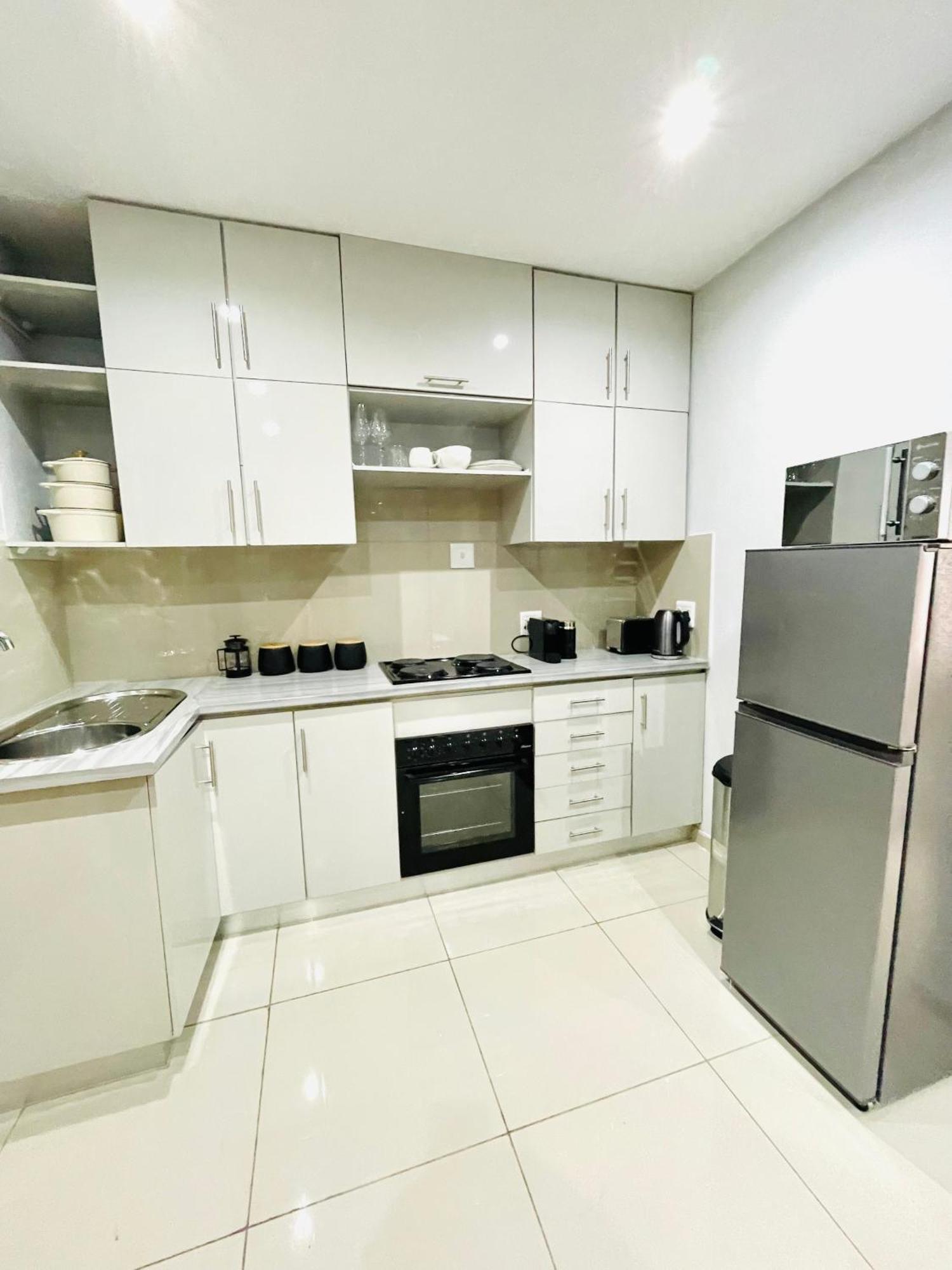 Trendy, Comfortable 1 Bedroom Apartments In Mtatha Exteriör bild