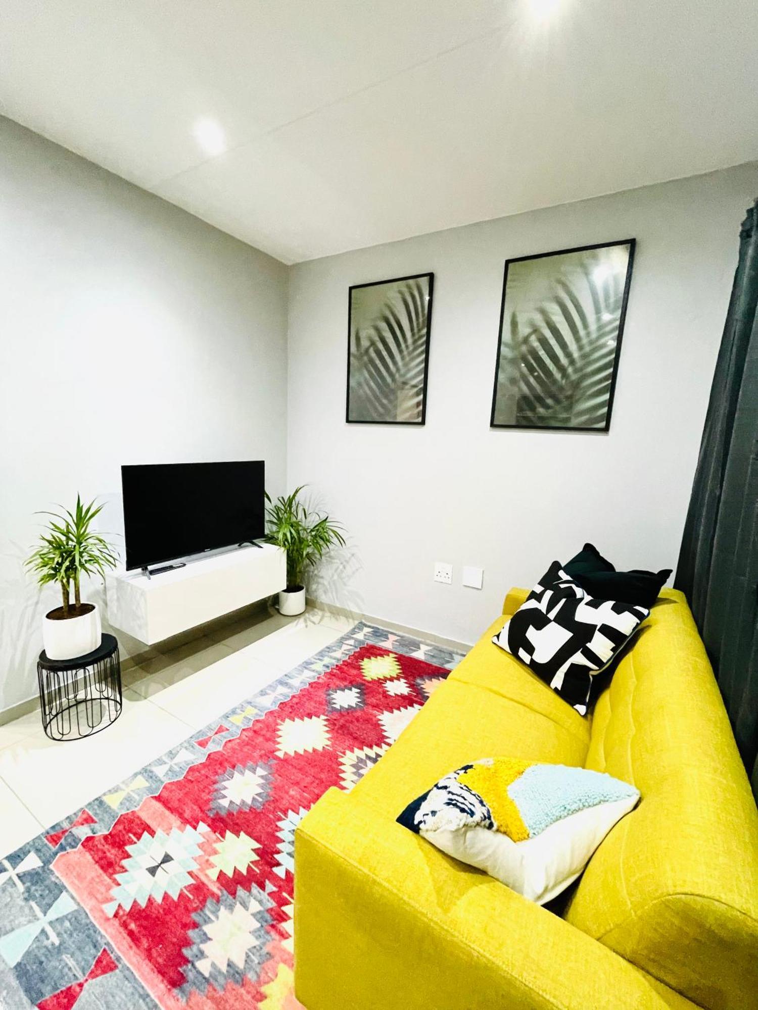 Trendy, Comfortable 1 Bedroom Apartments In Mtatha Exteriör bild