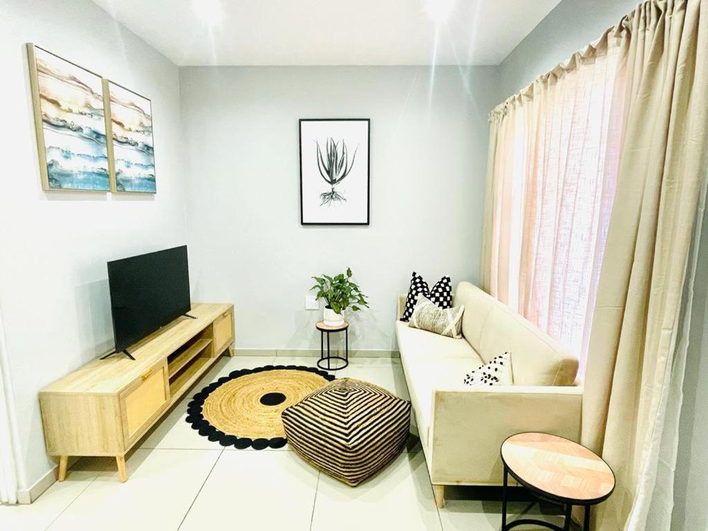 Trendy, Comfortable 1 Bedroom Apartments In Mtatha Exteriör bild