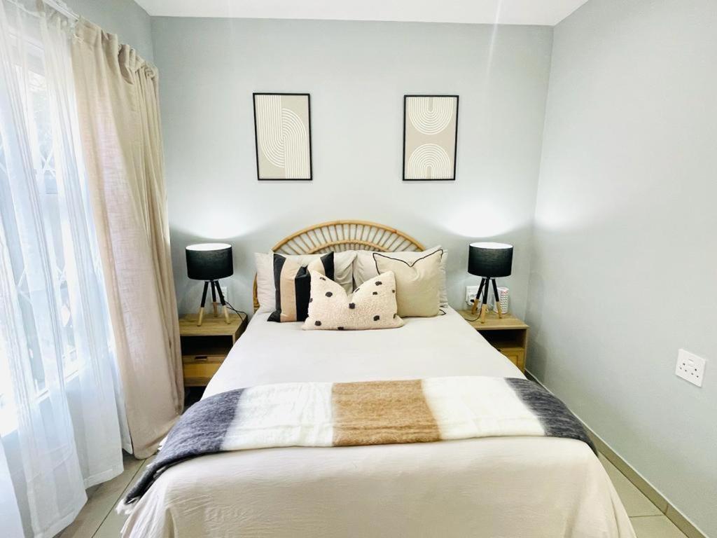 Trendy, Comfortable 1 Bedroom Apartments In Mtatha Exteriör bild