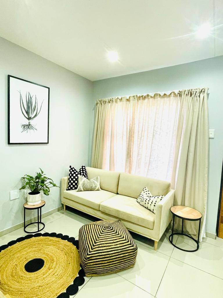 Trendy, Comfortable 1 Bedroom Apartments In Mtatha Exteriör bild